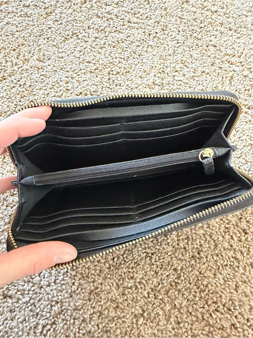 FOSSIL Black Leather Zip Wallet